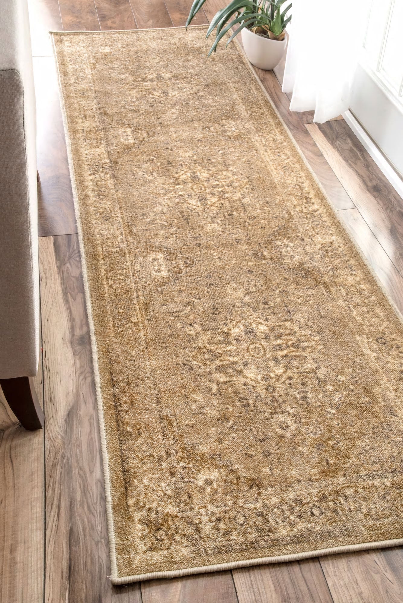 Evoke Distressed Rug - 103 Beige