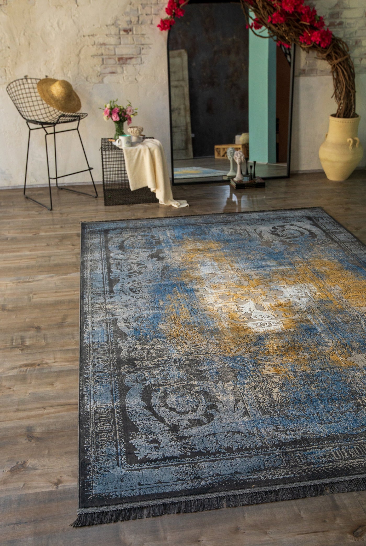 York Distressed Rug - 101 Blue