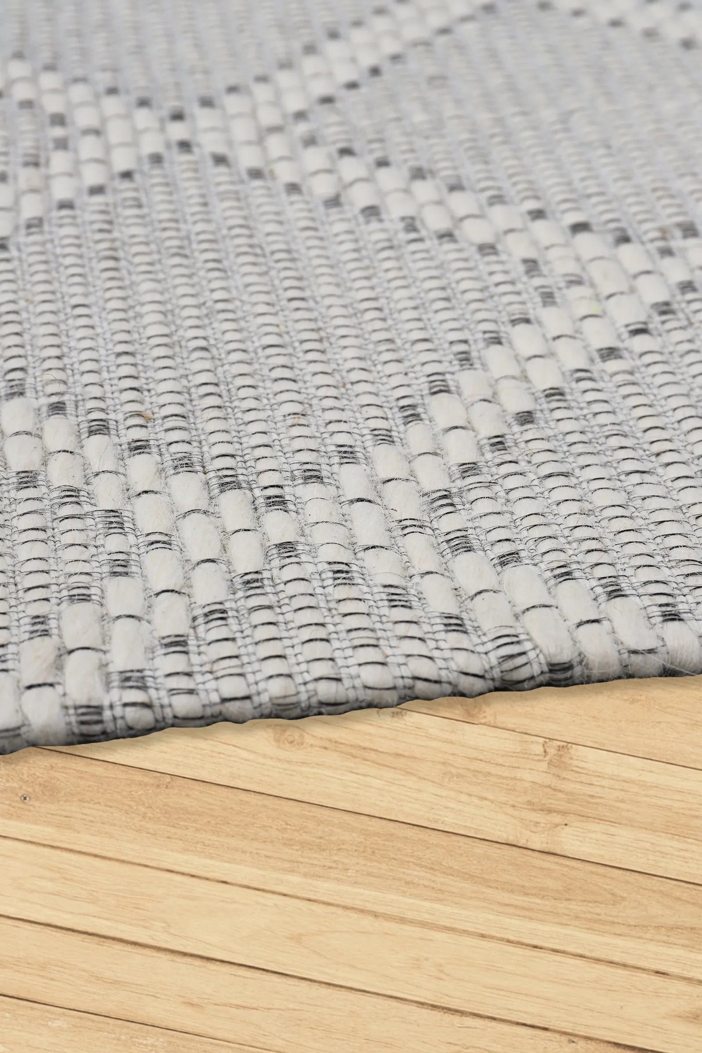 Hampton Handwoven Rug - 112 Cream