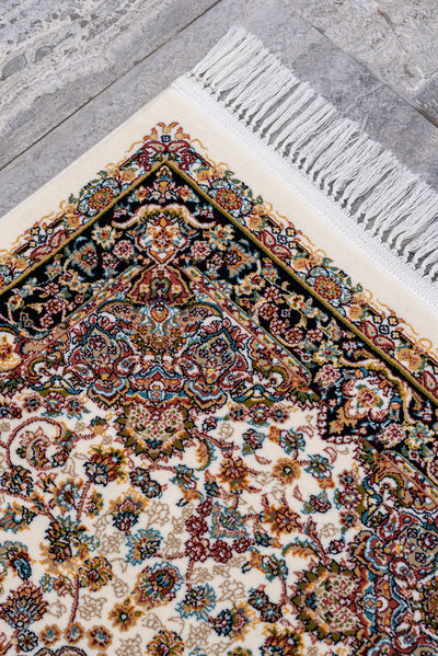 Arian Traditional Rug - 102 Cream