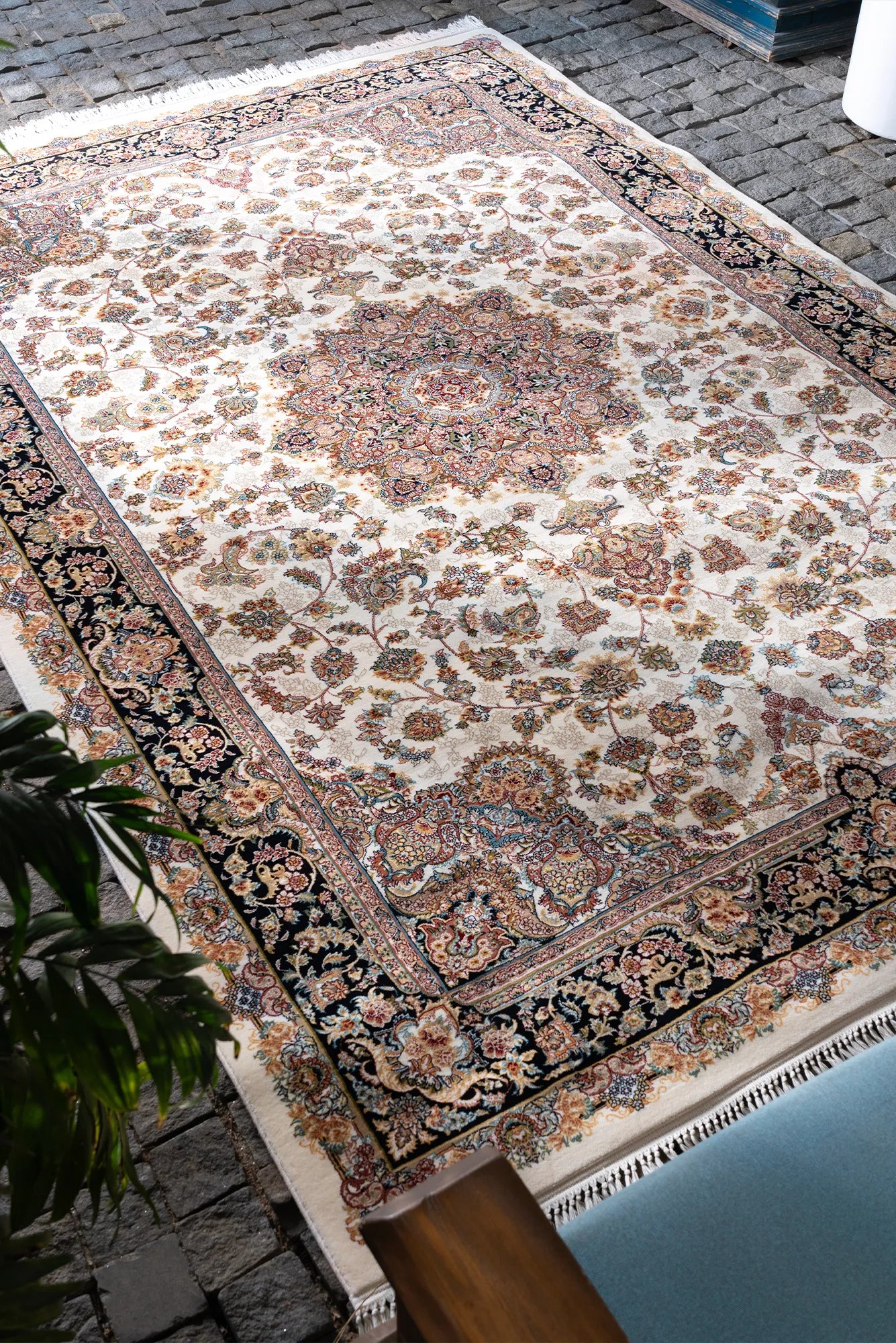 Arian Traditional Rug - 102 Cream