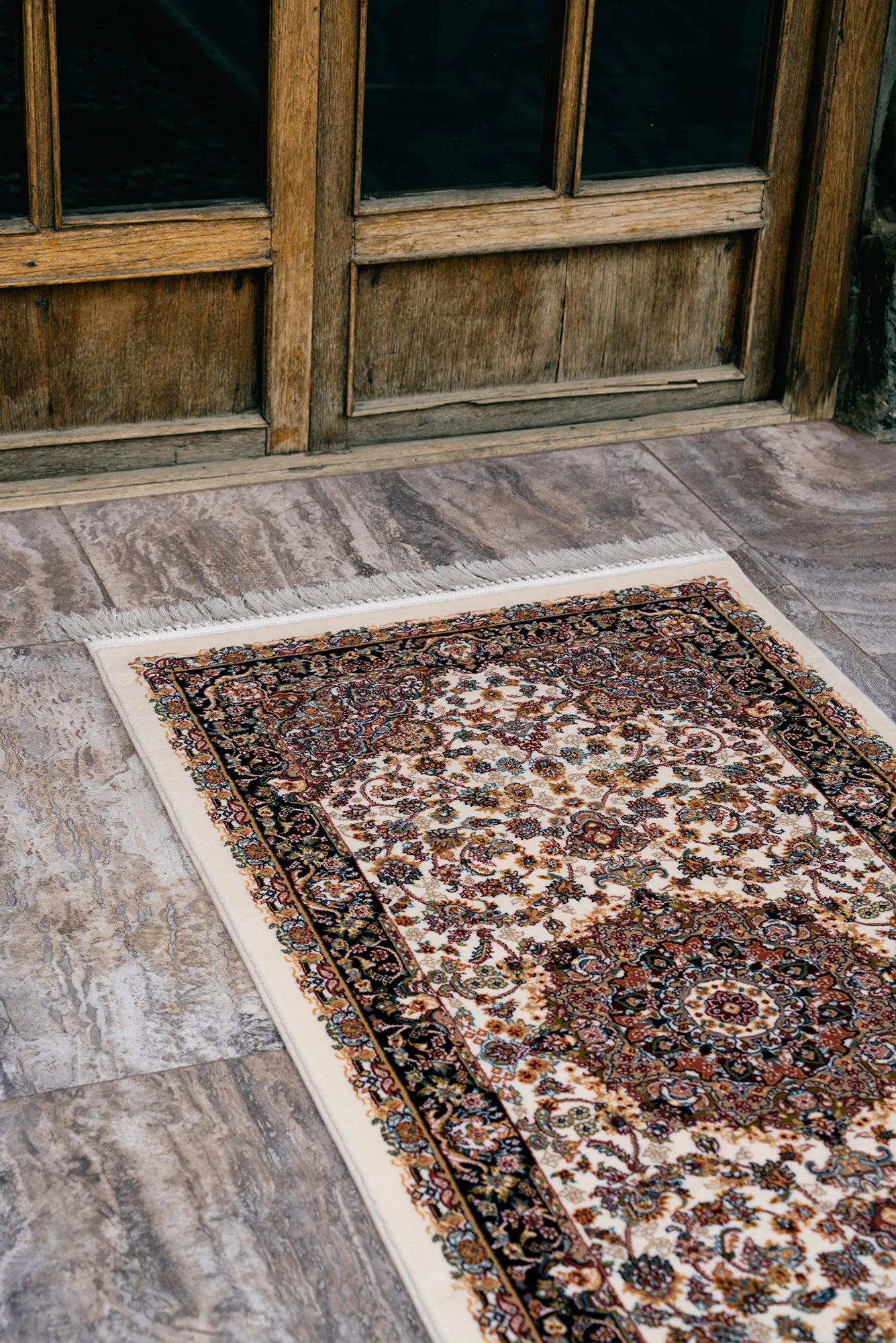 Arian Traditional Rug - 102 Cream