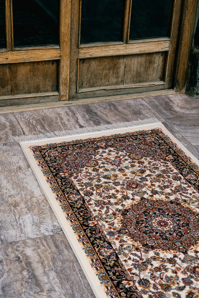 Arian Traditional Rug - 102 Cream