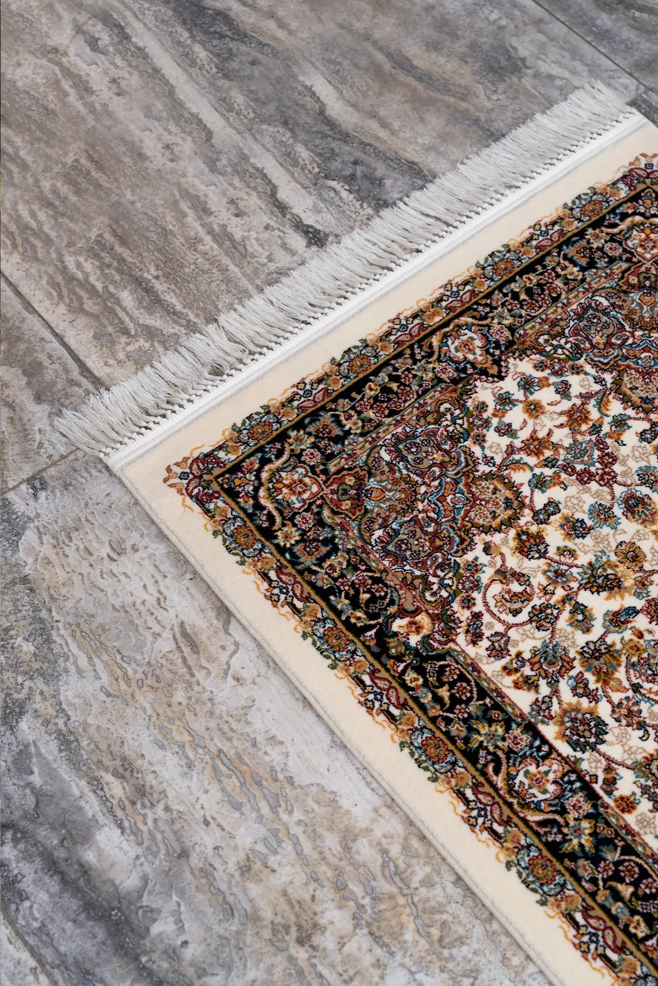 Arian Traditional Rug - 102 Cream