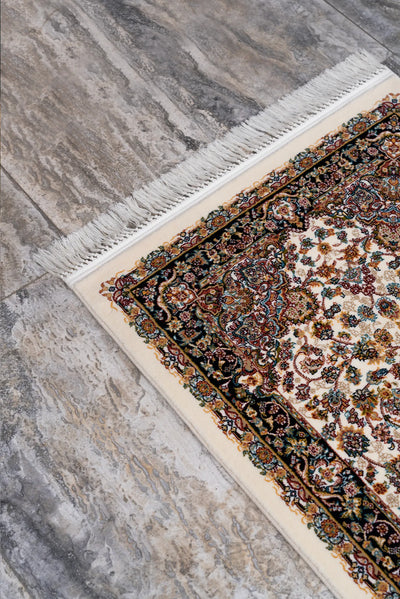 Arian Traditional Rug - 102 Cream