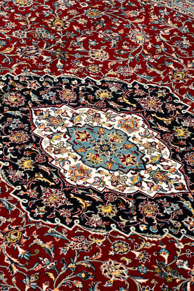 Melbourne Traditional Rug - 115 Red
