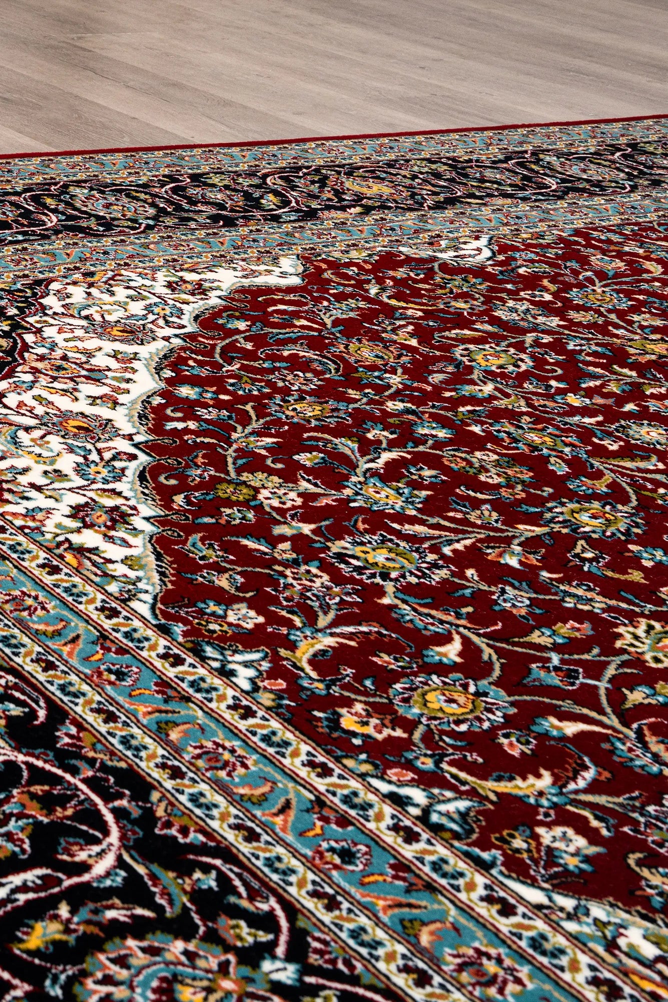Melbourne Traditional Rug - 115 Red