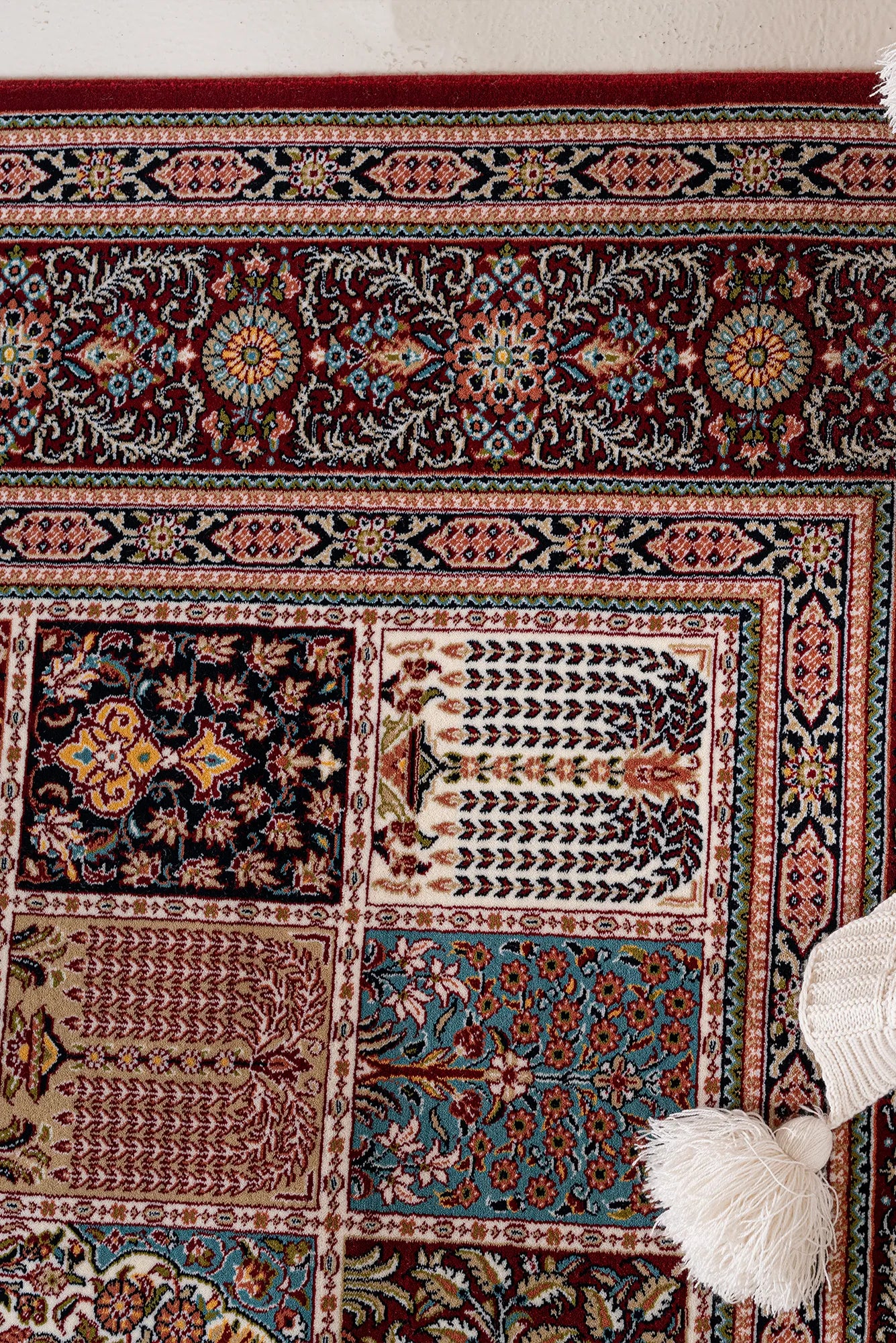 Melbourne Traditional Rug - 116 Red
