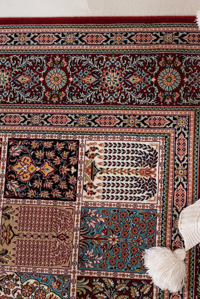 Melbourne Traditional Rug - 116 Red