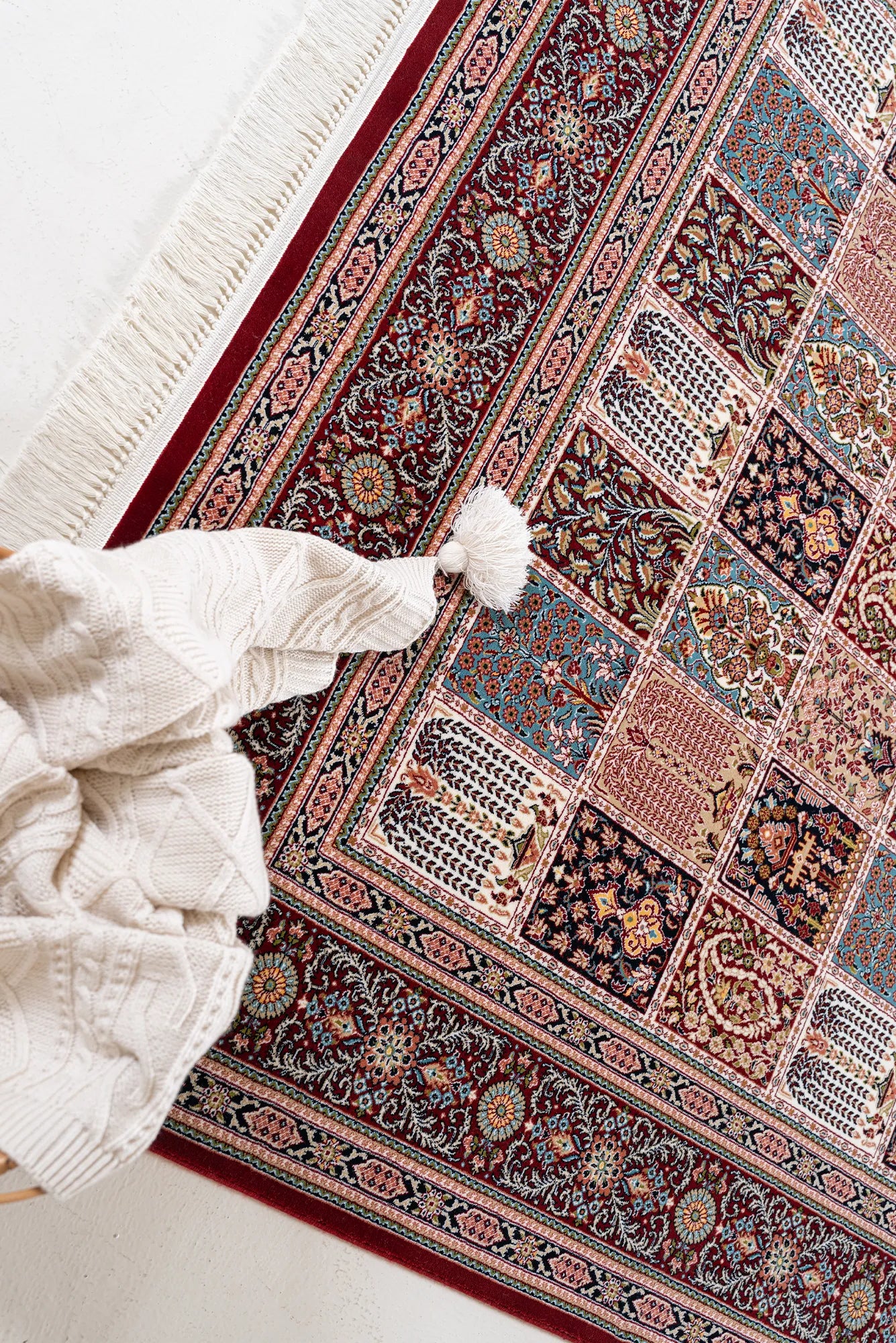Melbourne Traditional Rug - 116 Red