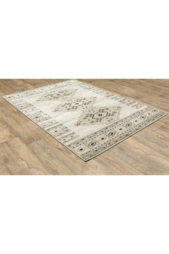 Alberto Traditional Rug - 102 Beige