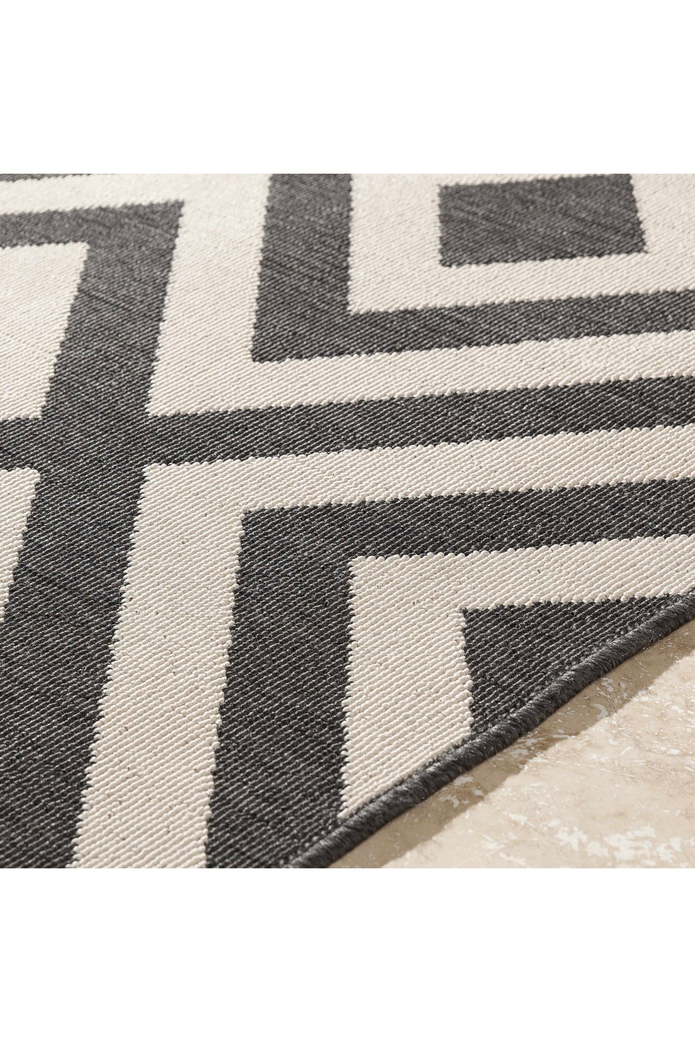 Aperto Indoor/Outdoor Rug - 103 Black