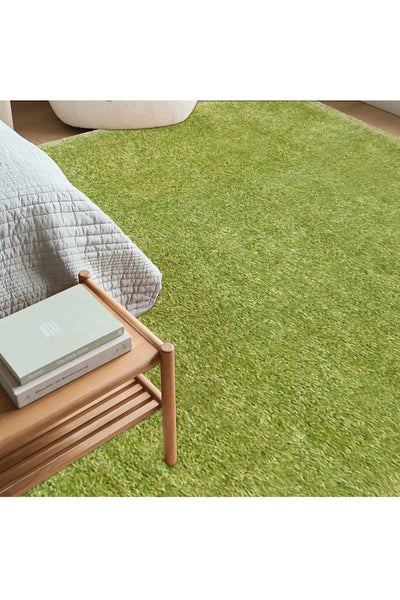 Darwin Plain Shaggy Rug - 101 Green