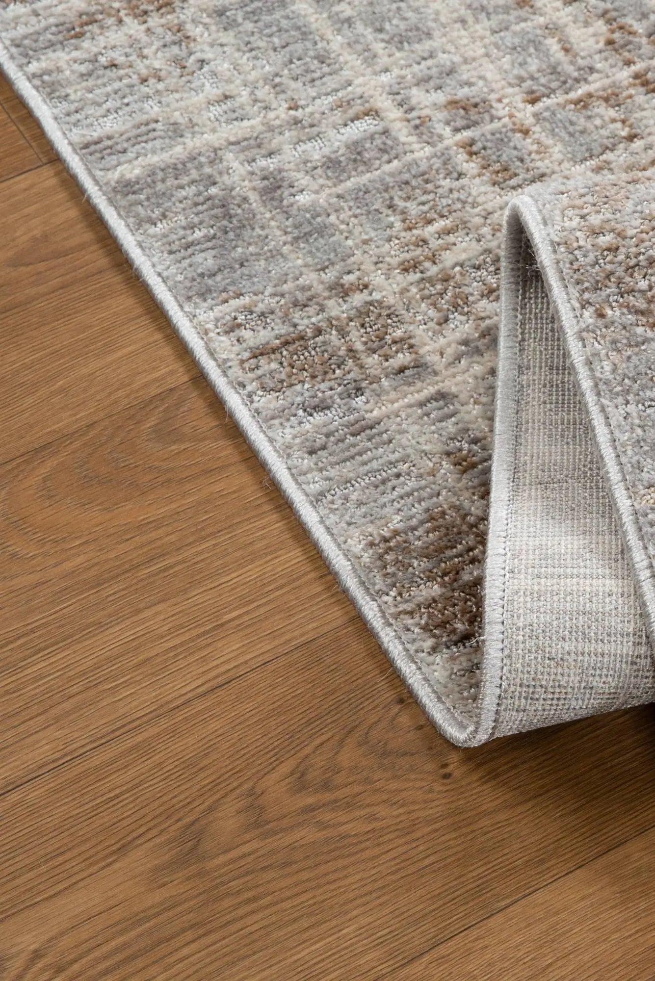 Vienna Distressed Rug 101 | Cyrus Rugs