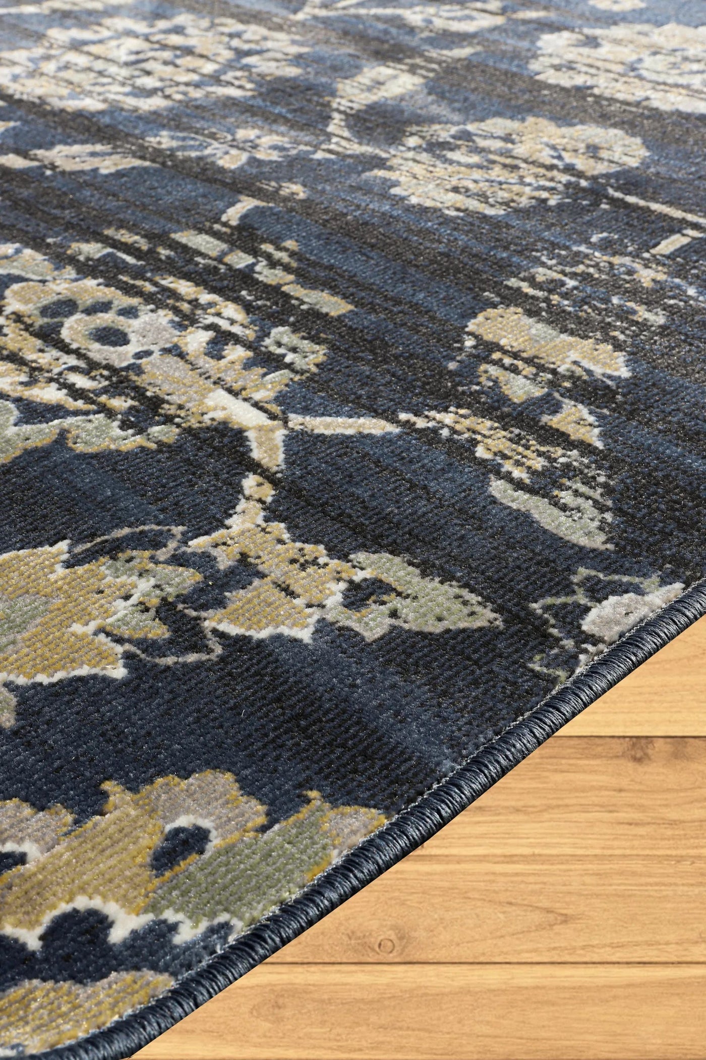 Washington Distressed Rug - 105 Black