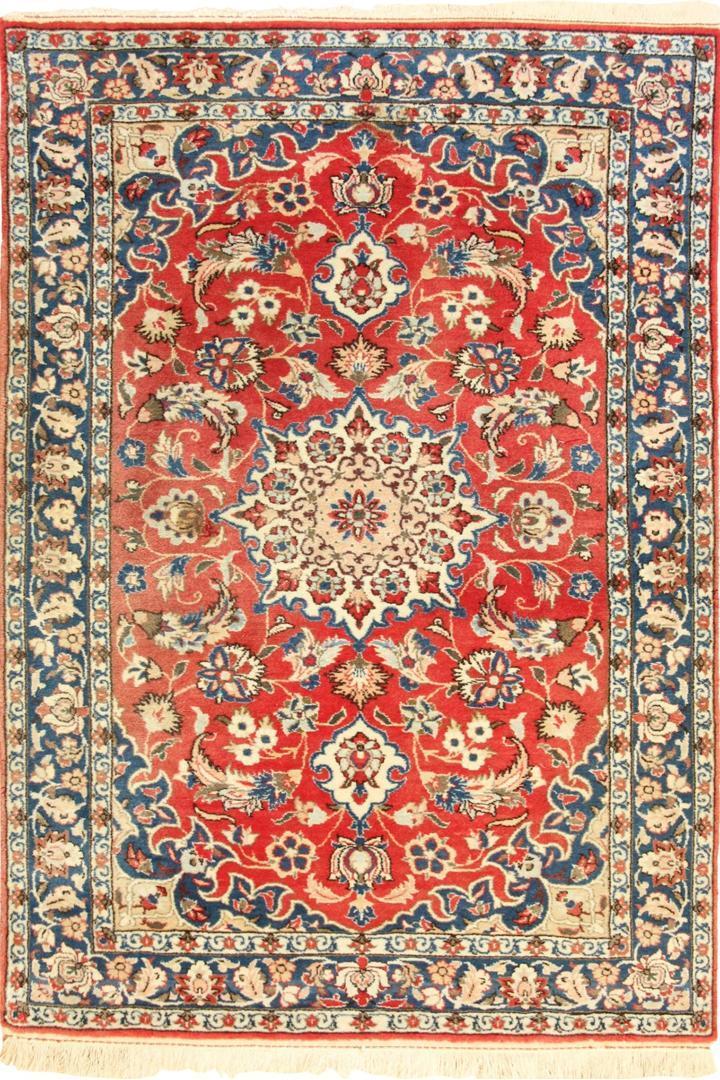 Isfahan Medallion Hand Knotted Wool Rug - 160x103 cms