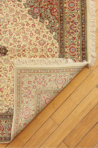 Kum Hand Knotted Medallion Silk Rug - 200x138 cm